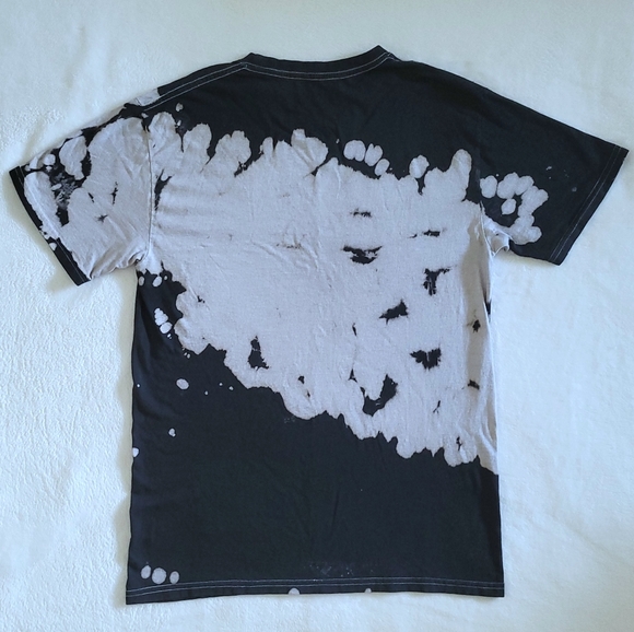AC⚡DC Bleached "Back in Black"🖤 Graphic Tee👕 - NWOT - Picture 2 of 12